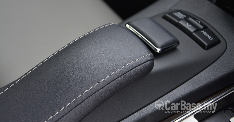 Lexus ES 6th Gen (2013) Interior
