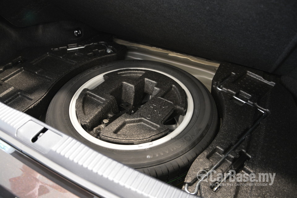 Lexus ES 6th Gen (2013) Interior