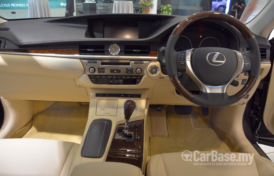 Lexus ES 6th Gen (2013) Interior