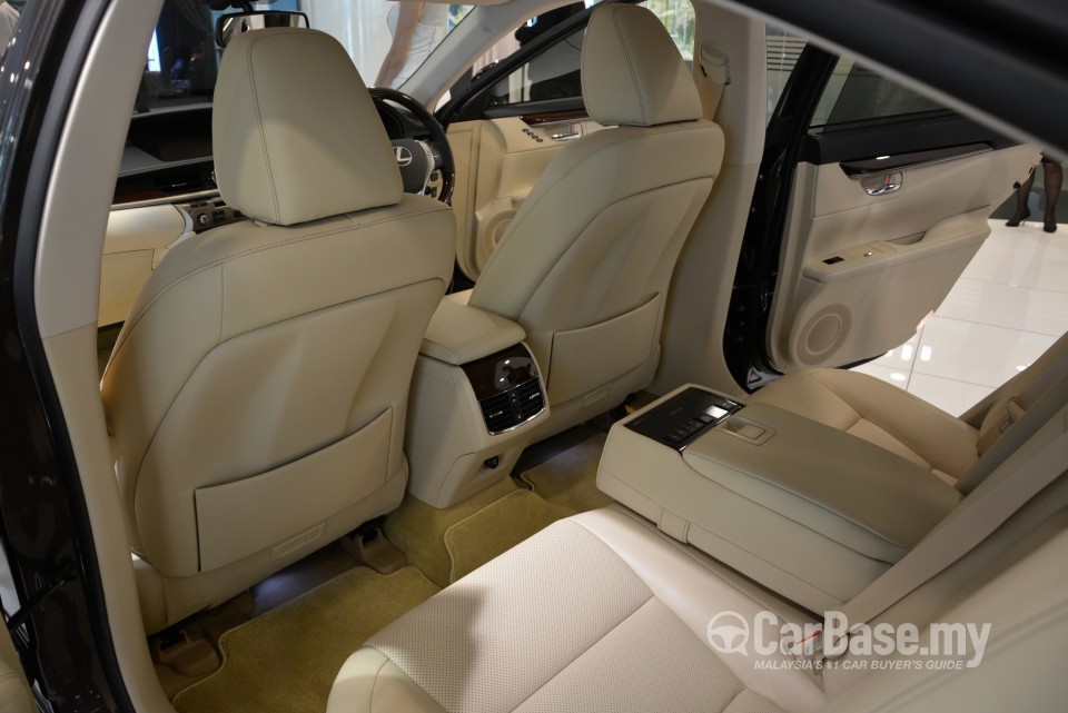 Lexus ES 6th Gen (2013) Interior