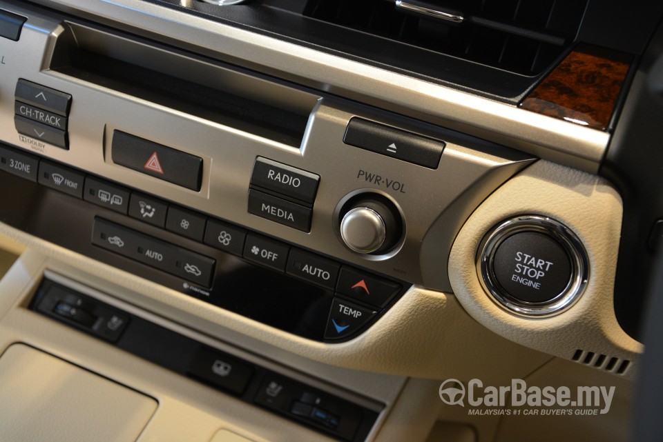 Lexus ES 6th Gen (2013) Interior
