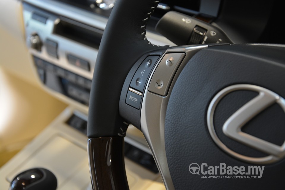 Lexus ES 6th Gen (2013) Interior