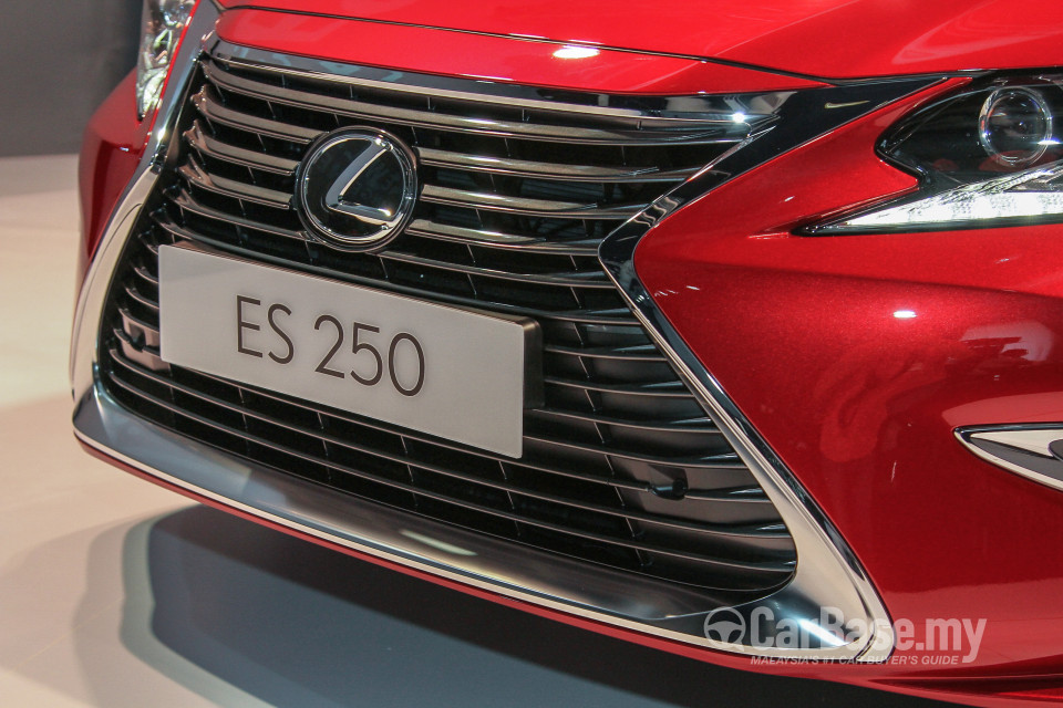 Lexus ES 6th Gen Facelift (2015) Exterior