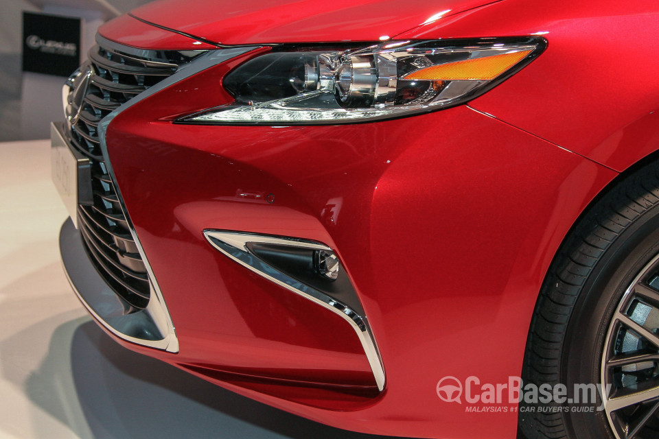 Lexus ES 6th Gen Facelift (2015) Exterior
