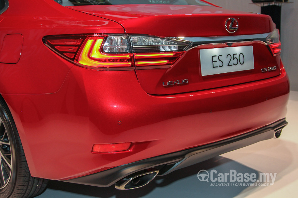 Lexus ES 6th Gen Facelift (2015) Exterior