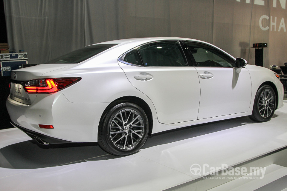 Lexus ES 6th Gen Facelift (2015) Exterior