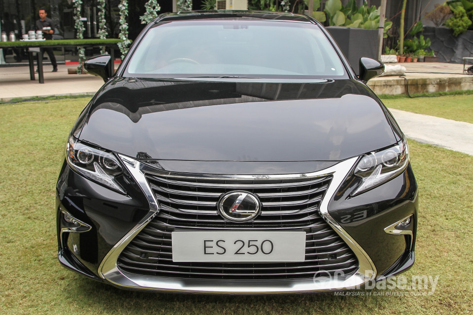 Lexus ES 6th Gen Facelift (2015) Exterior