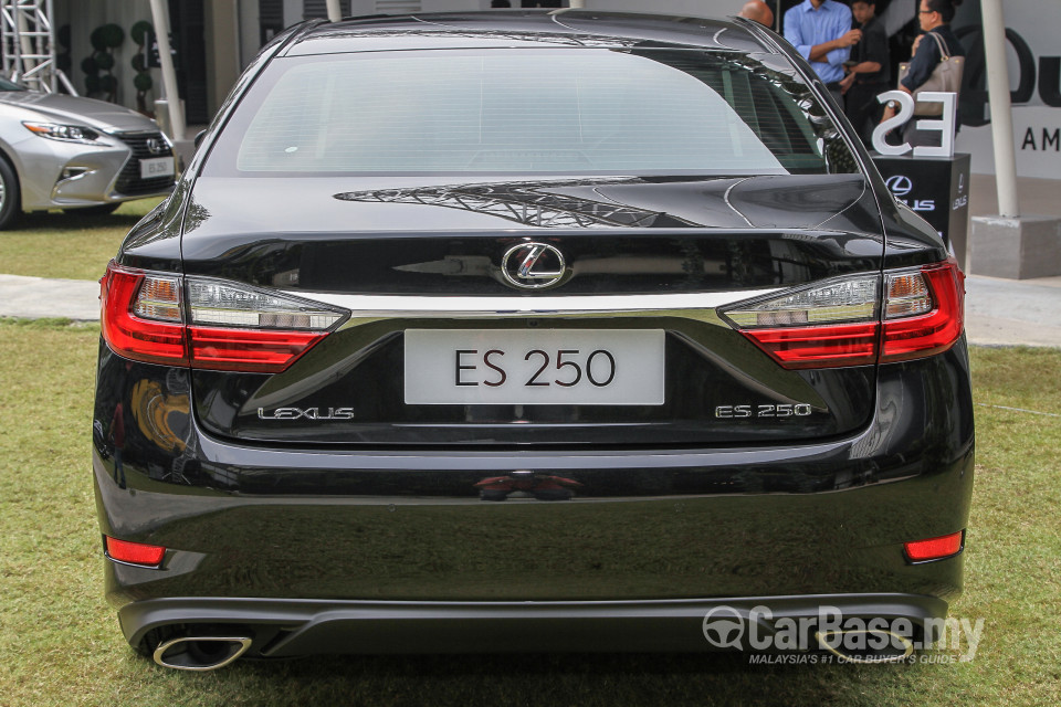Lexus ES 6th Gen Facelift (2015) Exterior