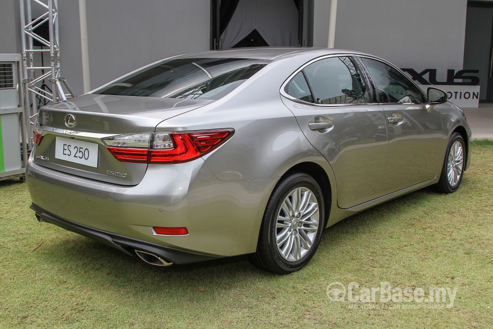 Lexus ES 6th Gen Facelift (2015) Exterior