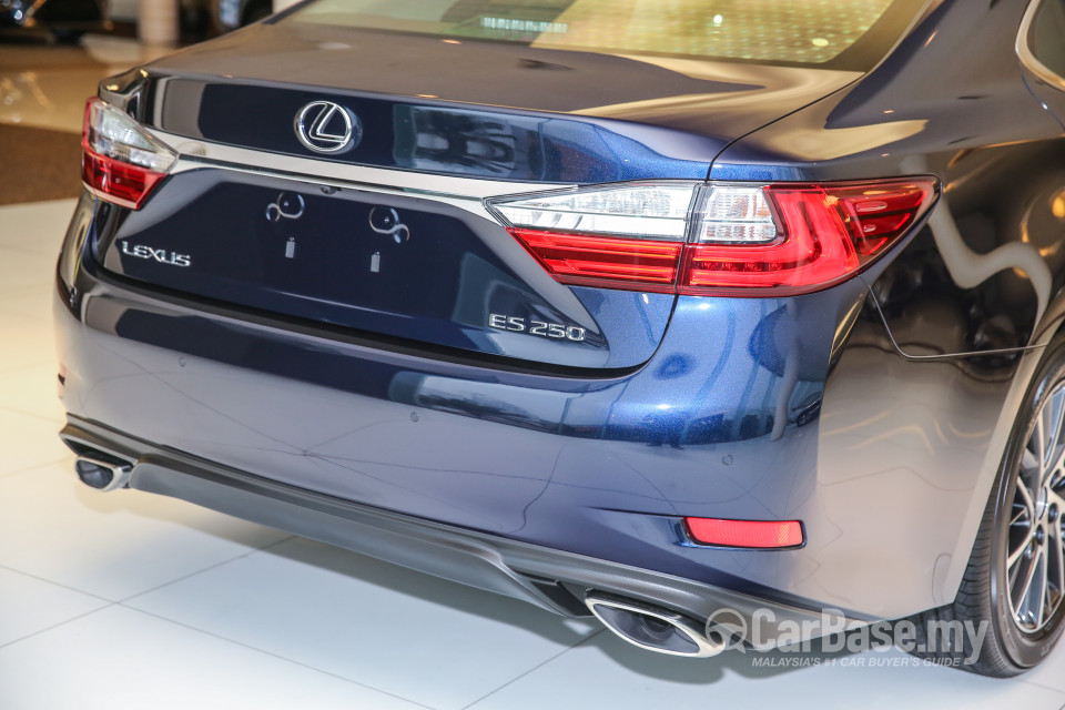 Lexus ES 6th Gen Facelift (2015) Exterior