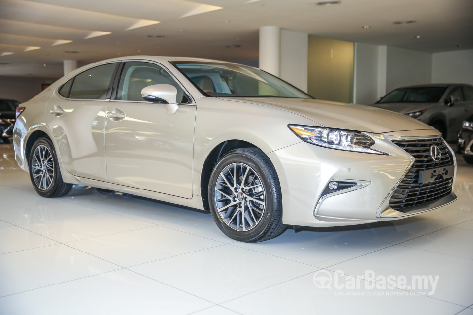 Lexus ES 6th Gen Facelift (2015) Exterior
