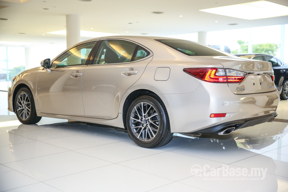 Lexus ES 6th Gen Facelift (2015) Exterior