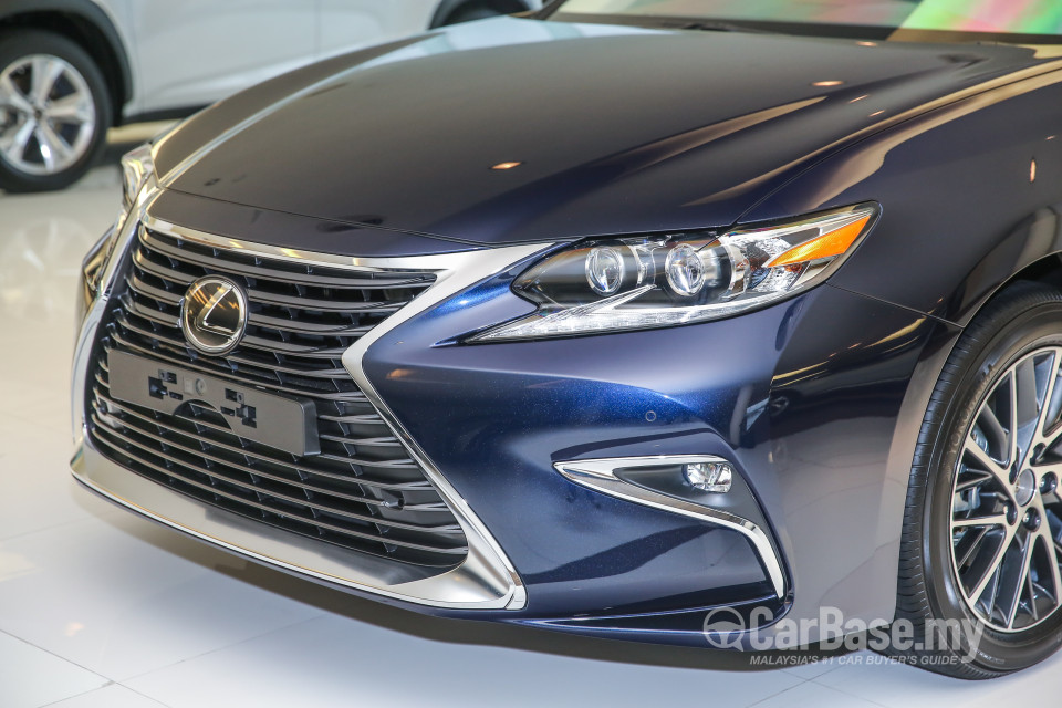 Lexus ES 6th Gen Facelift (2015) Exterior