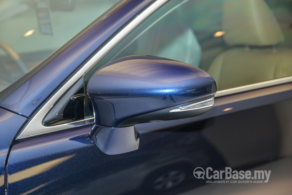Lexus ES 6th Gen Facelift (2015) Exterior