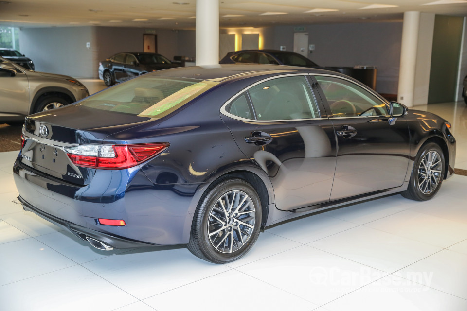 Lexus ES 6th Gen Facelift (2015) Exterior