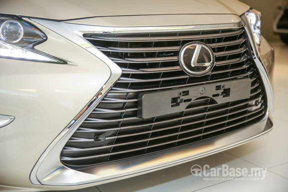 Lexus ES 6th Gen Facelift (2015) Exterior