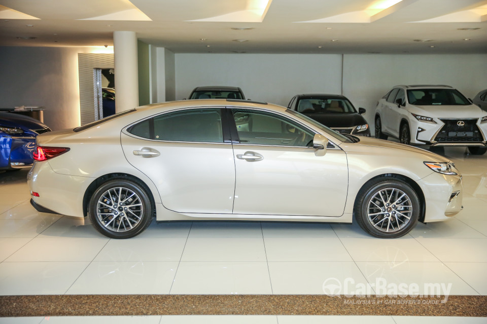 Lexus ES 6th Gen Facelift (2015) Exterior