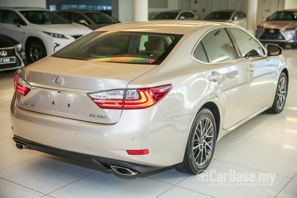 Lexus ES 6th Gen Facelift (2015) Exterior