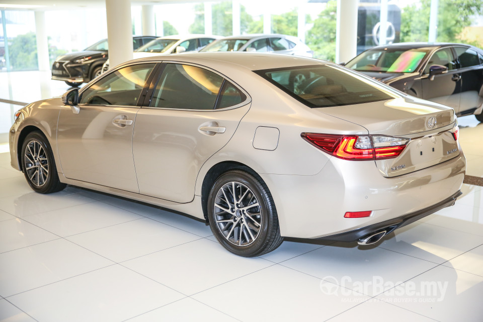 Lexus ES 6th Gen Facelift (2015) Exterior
