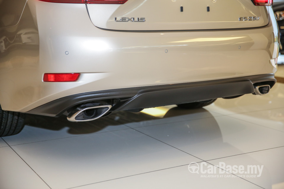 Lexus ES 6th Gen Facelift (2015) Exterior