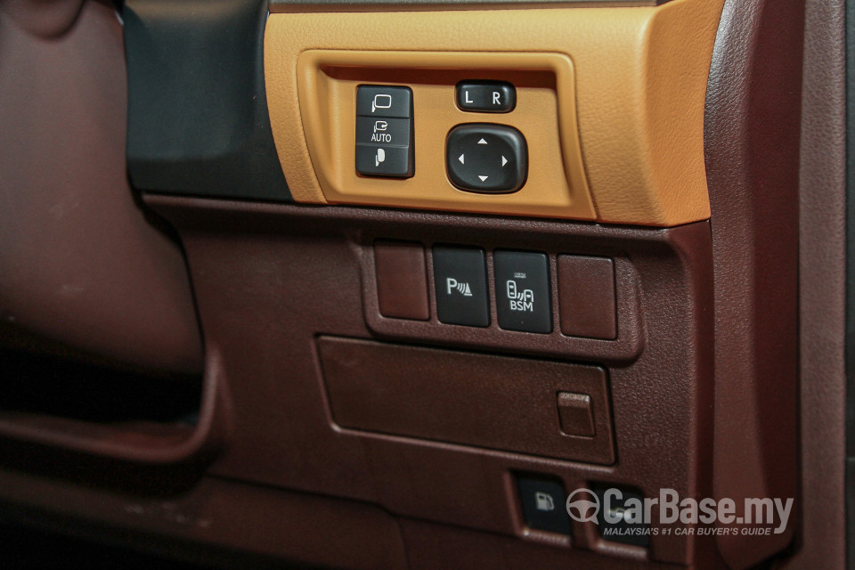 Lexus ES 6th Gen Facelift (2015) Interior