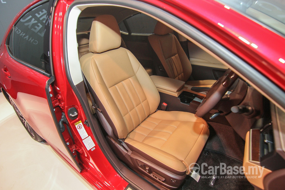 Lexus ES 6th Gen Facelift (2015) Interior