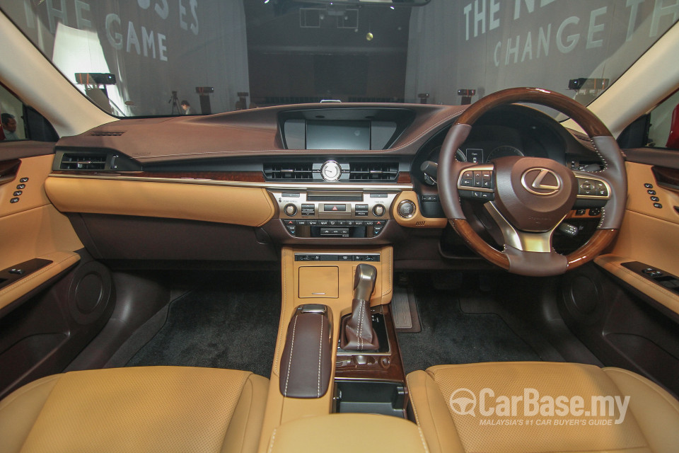 Lexus ES 6th Gen Facelift (2015) Interior
