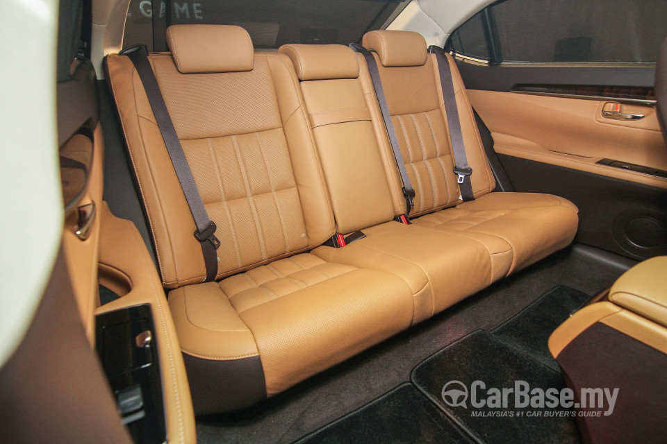 Lexus ES 6th Gen Facelift (2015) Interior