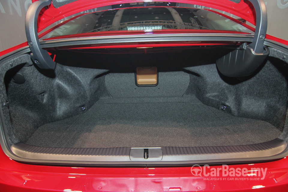 Lexus ES 6th Gen Facelift (2015) Interior