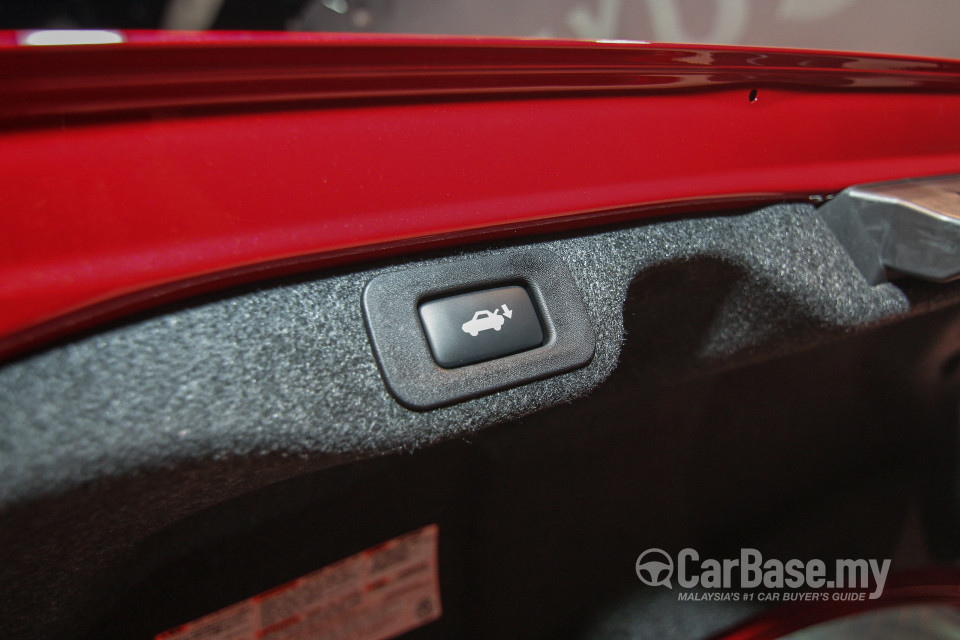 Lexus ES 6th Gen Facelift (2015) Interior