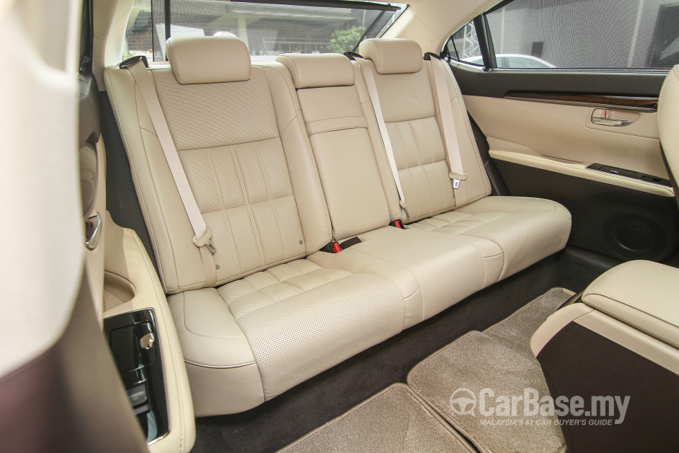 Lexus ES 6th Gen Facelift (2015) Interior