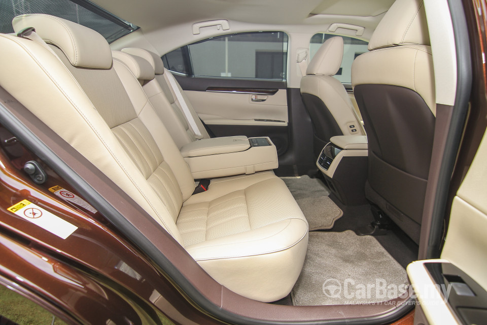 Lexus ES 6th Gen Facelift (2015) Interior