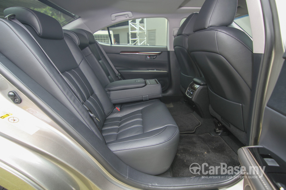 Lexus ES 6th Gen Facelift (2015) Interior