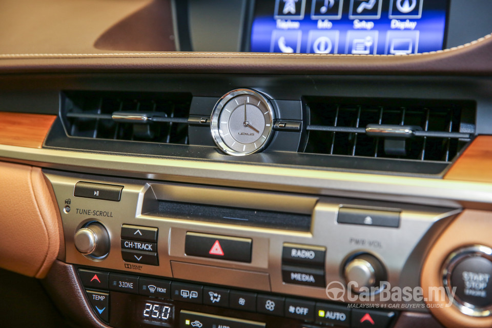 Lexus ES 6th Gen Facelift (2015) Interior