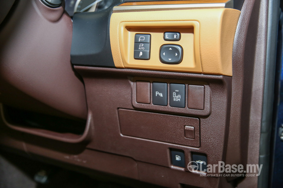 Lexus ES 6th Gen Facelift (2015) Interior