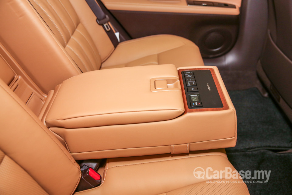 Lexus ES 6th Gen Facelift (2015) Interior