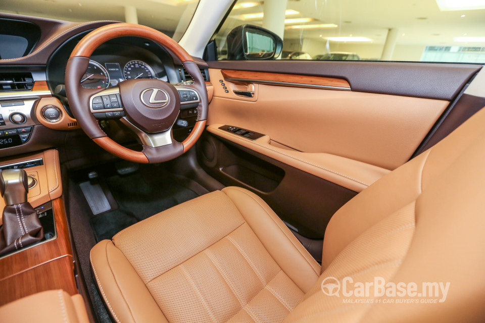 Lexus ES 6th Gen Facelift (2015) Interior