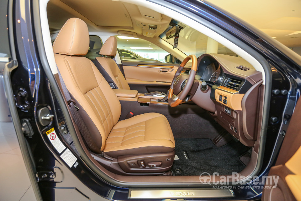 Lexus ES 6th Gen Facelift (2015) Interior