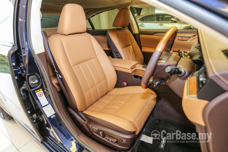 Lexus ES 6th Gen Facelift (2015) Interior
