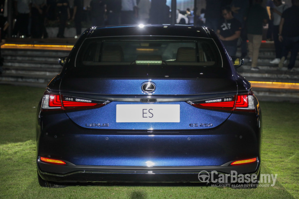 Lexus ES XZ10 (2019) Exterior
