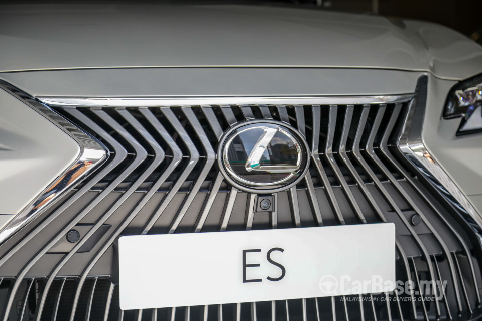 Lexus ES XZ10 (2019) Exterior
