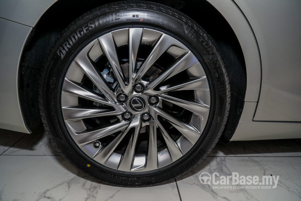 Lexus ES XZ10 (2019) Exterior
