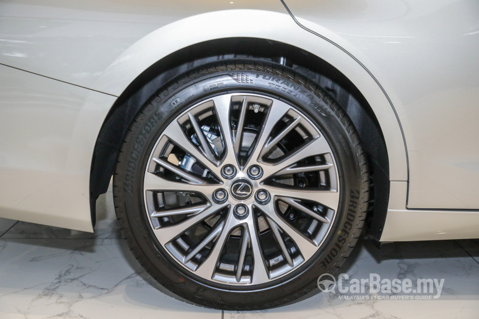 Lexus ES XZ10 (2019) Exterior