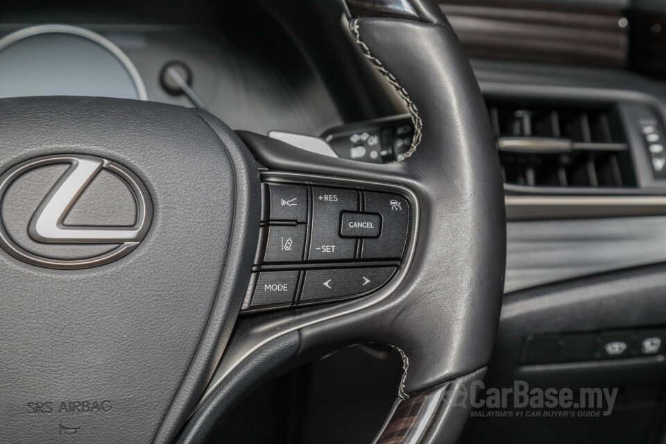 Perodua Aruz D38L (2019) Interior