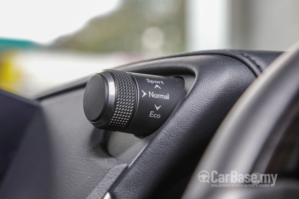 Lexus ES XZ10 (2019) Interior