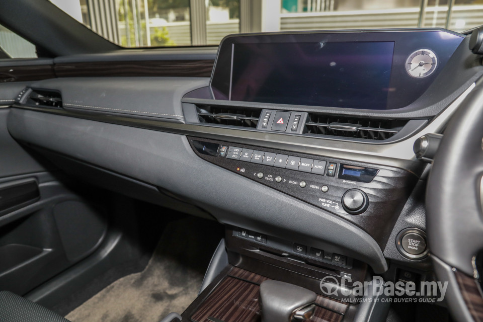 Lexus ES XZ10 (2019) Interior