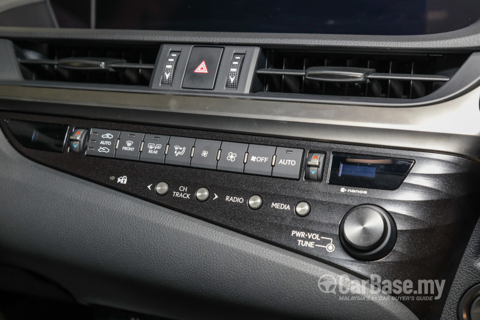Lexus ES XZ10 (2019) Interior