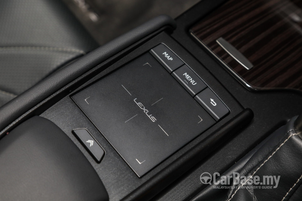 Lexus ES XZ10 (2019) Interior