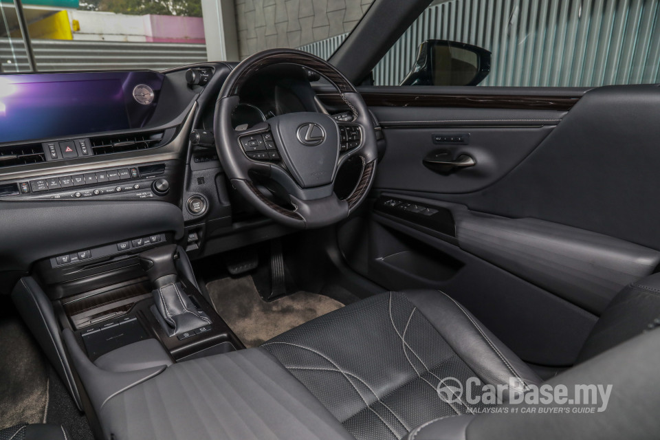 Lexus ES XZ10 (2019) Interior