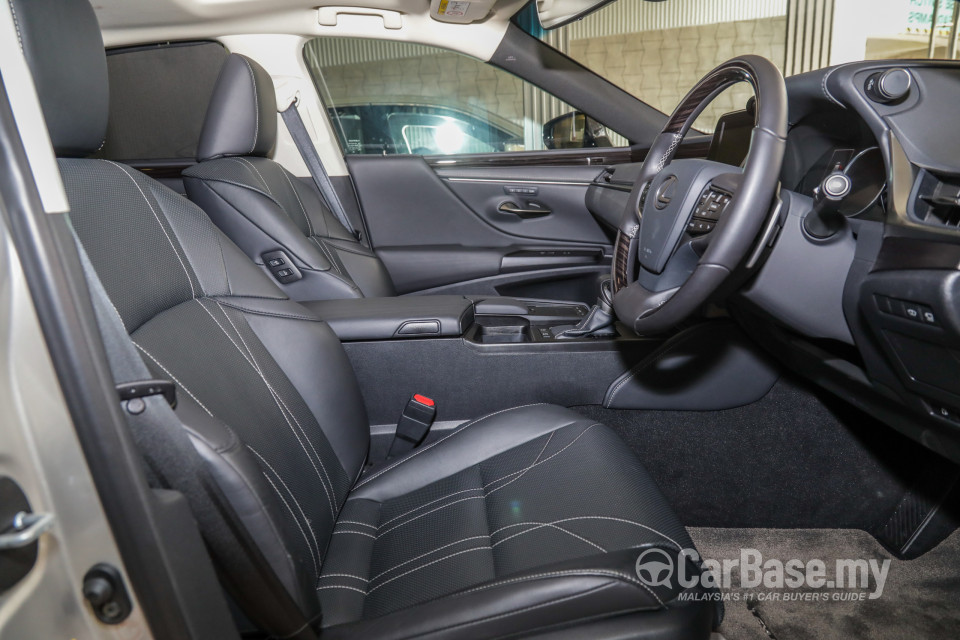 Lexus ES XZ10 (2019) Interior